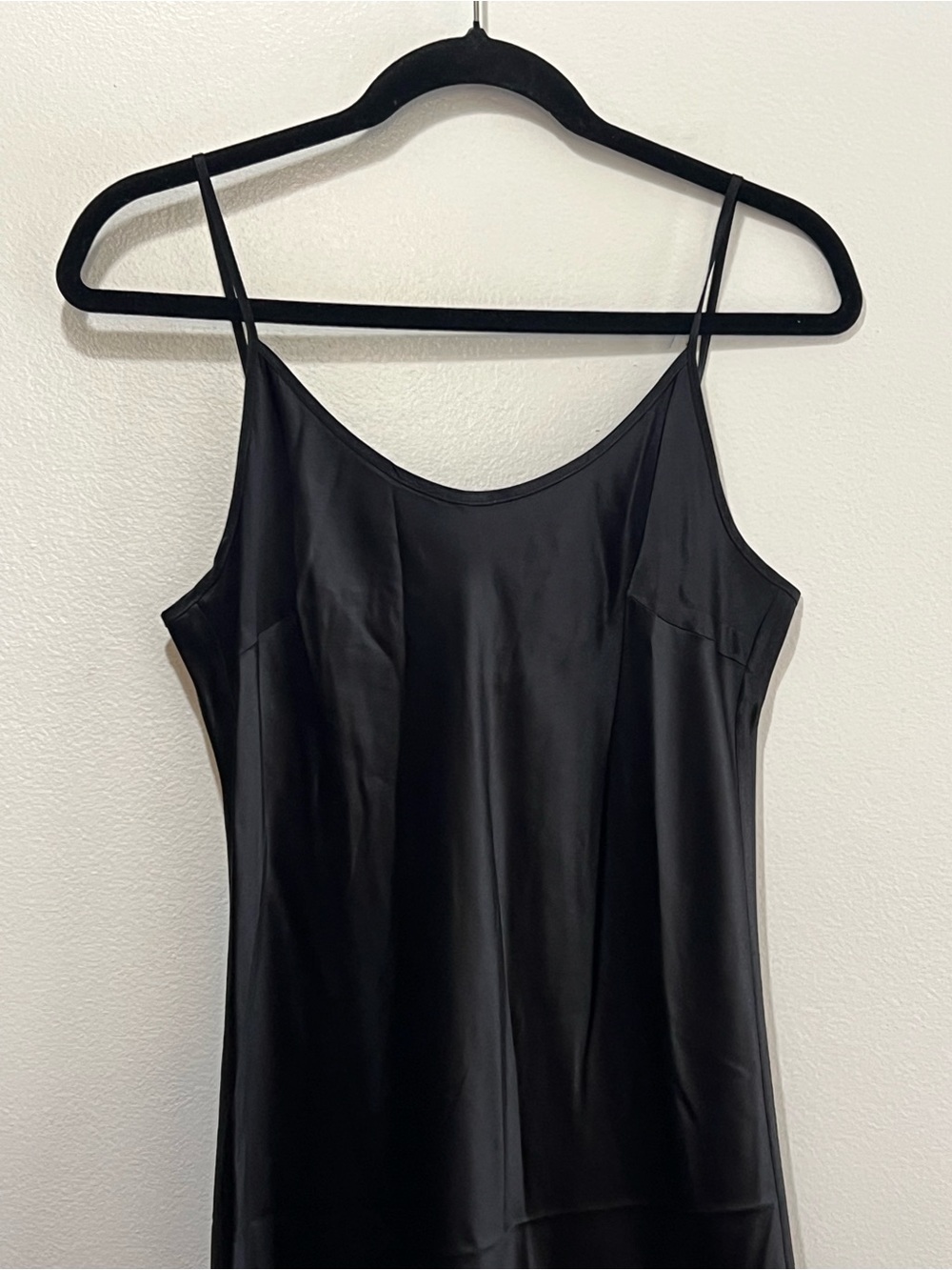 Elegant Black 100% Mulberry Silk Midi Slip Dress with Spaghetti Straps - Picture 3 of 6